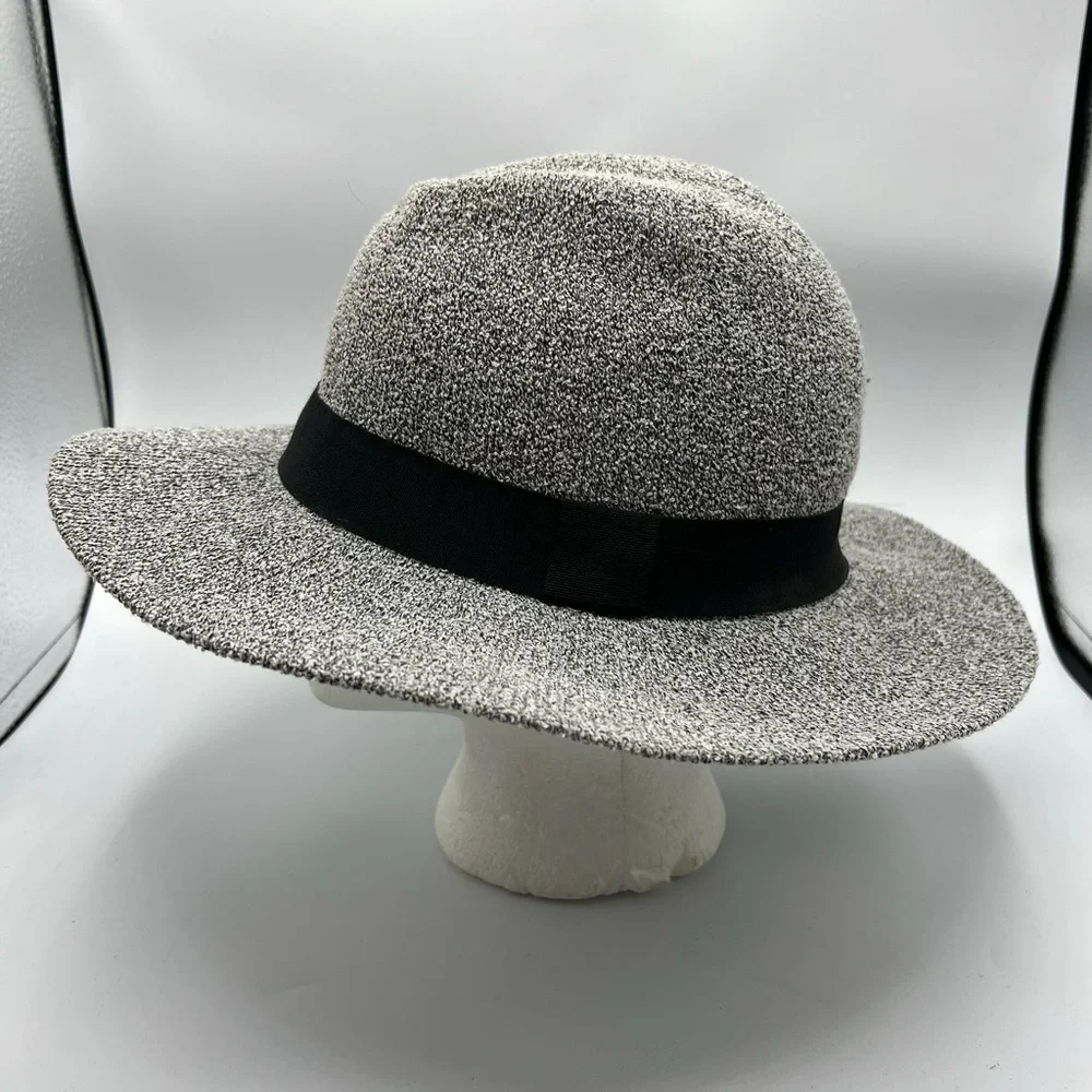 Free‎ People One Size Stylish Women's Grey Flop Hat with Black Band